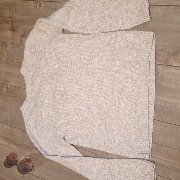 Fuzzy 🌈 Sweater - Picture 5 of 5